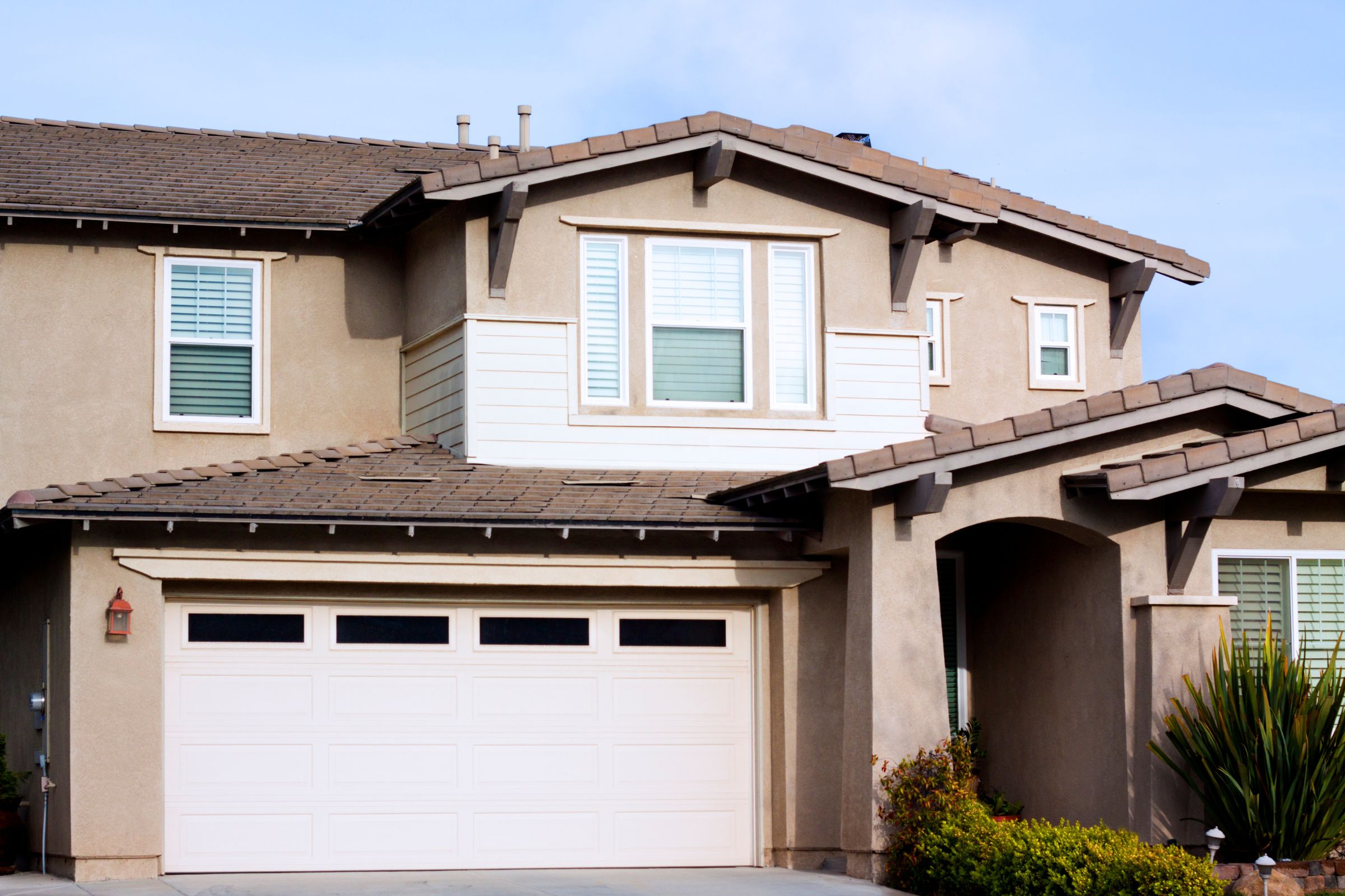 Stucco Painting: How Longevity Saves You Time and Money